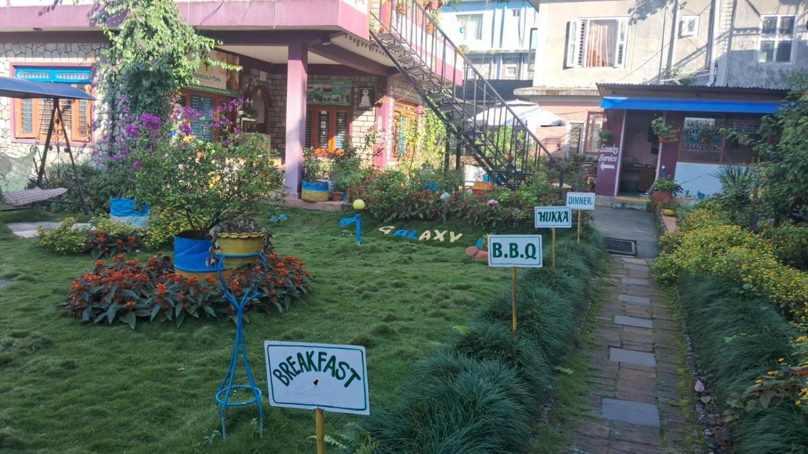 Galaxy Inn Guest House Pokhara Exterior photo