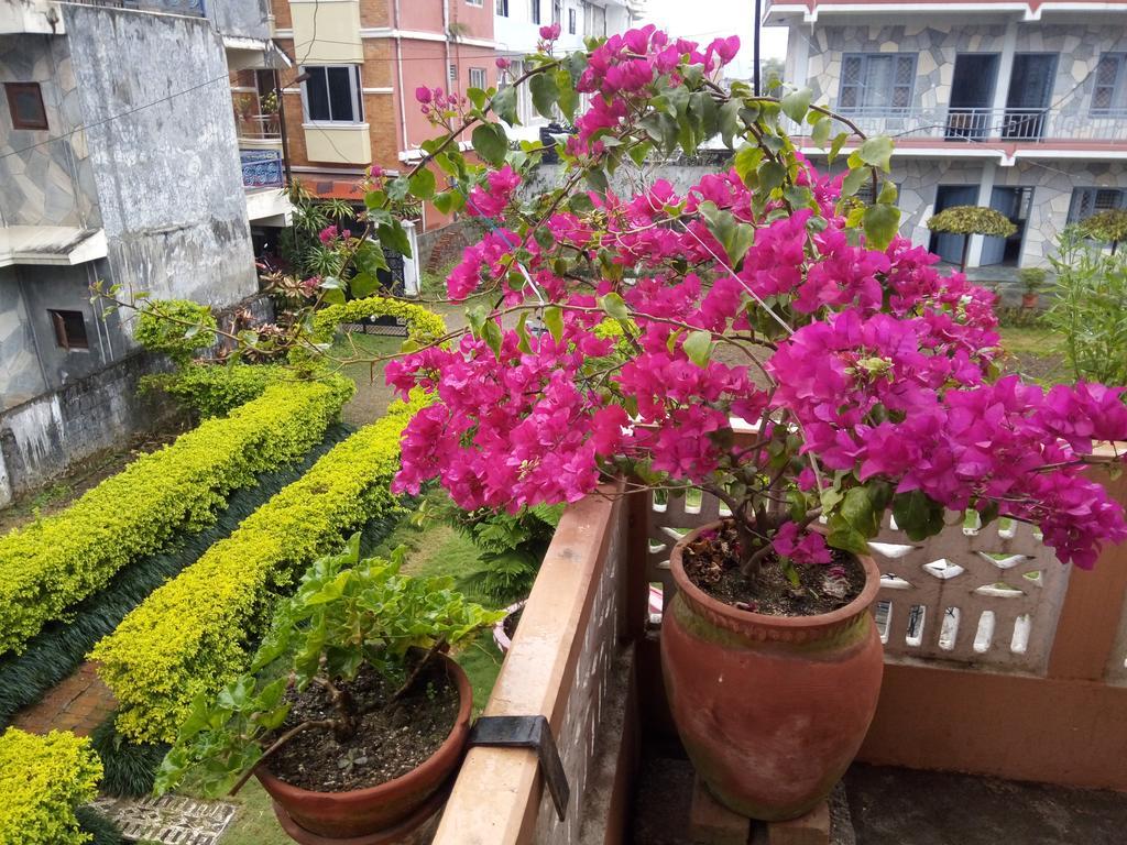 Galaxy Inn Guest House Pokhara Exterior photo